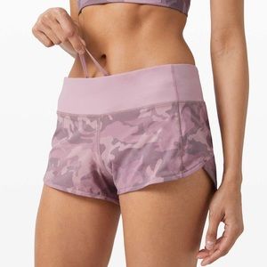 Lululemon Purple camo speed up shorts size 6 2.5”